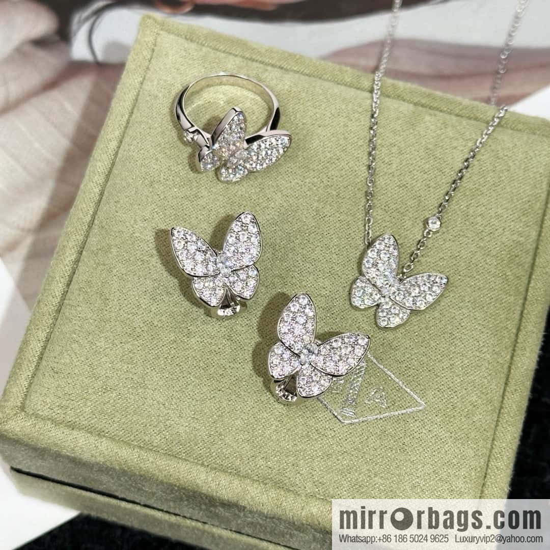 ❗️New ❗️ ☀️ Original ☀️ Van Cleef & Arpels Two Butterfly Diamond Butterfly Necklace