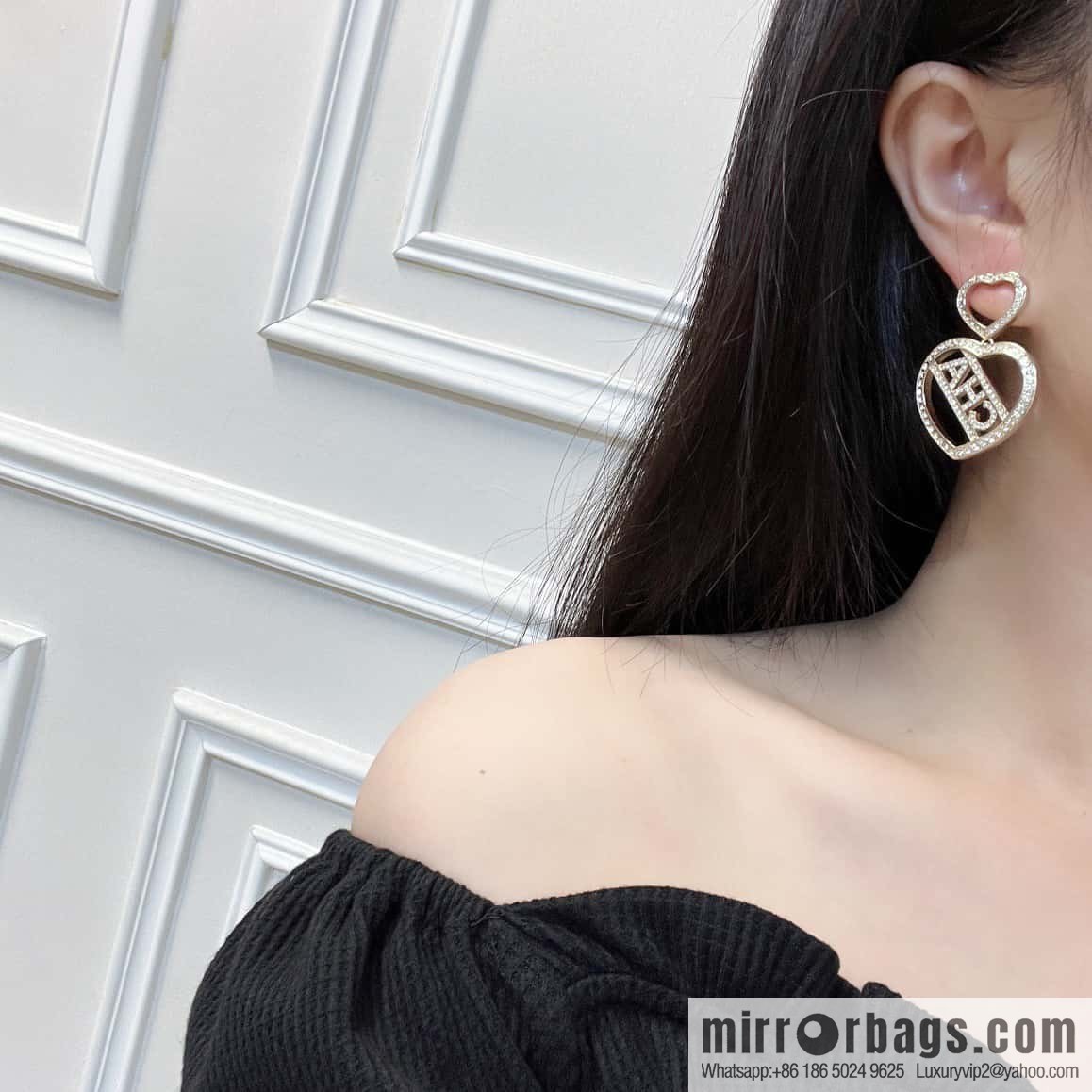 ☀️New ☑️ Chanel C2 double peach heart love hollow full diamond stud earrings