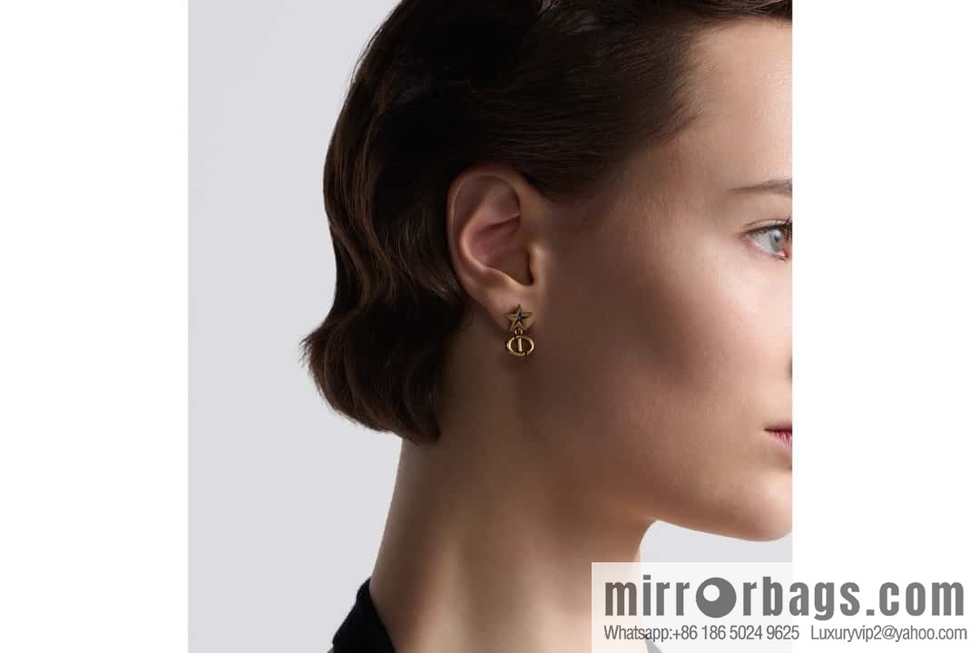 New ☑️ Dior peach heart love CD pearl asymmetrical stud earrings