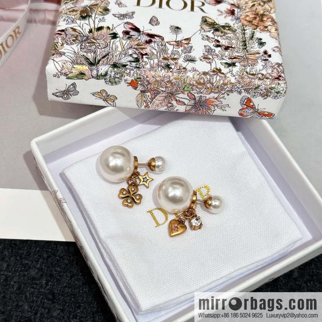 New ☑️ Dior peach heart love four-leaf clover size pearl stud earrings