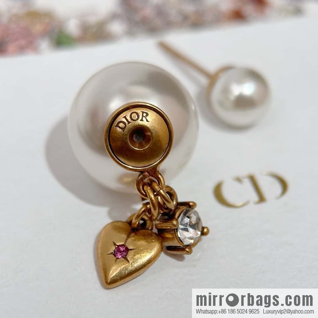 New ☑️ Dior peach heart love four-leaf clover size pearl stud earrings