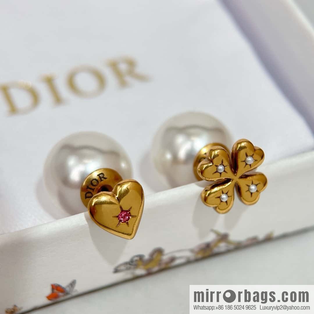 New ☑️ Dior heart love four-leaf clover pearl stud earrings