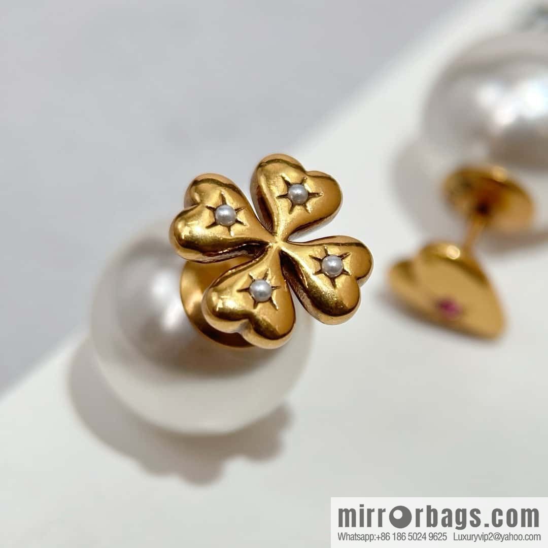 New ☑️ Dior heart love four-leaf clover pearl stud earrings