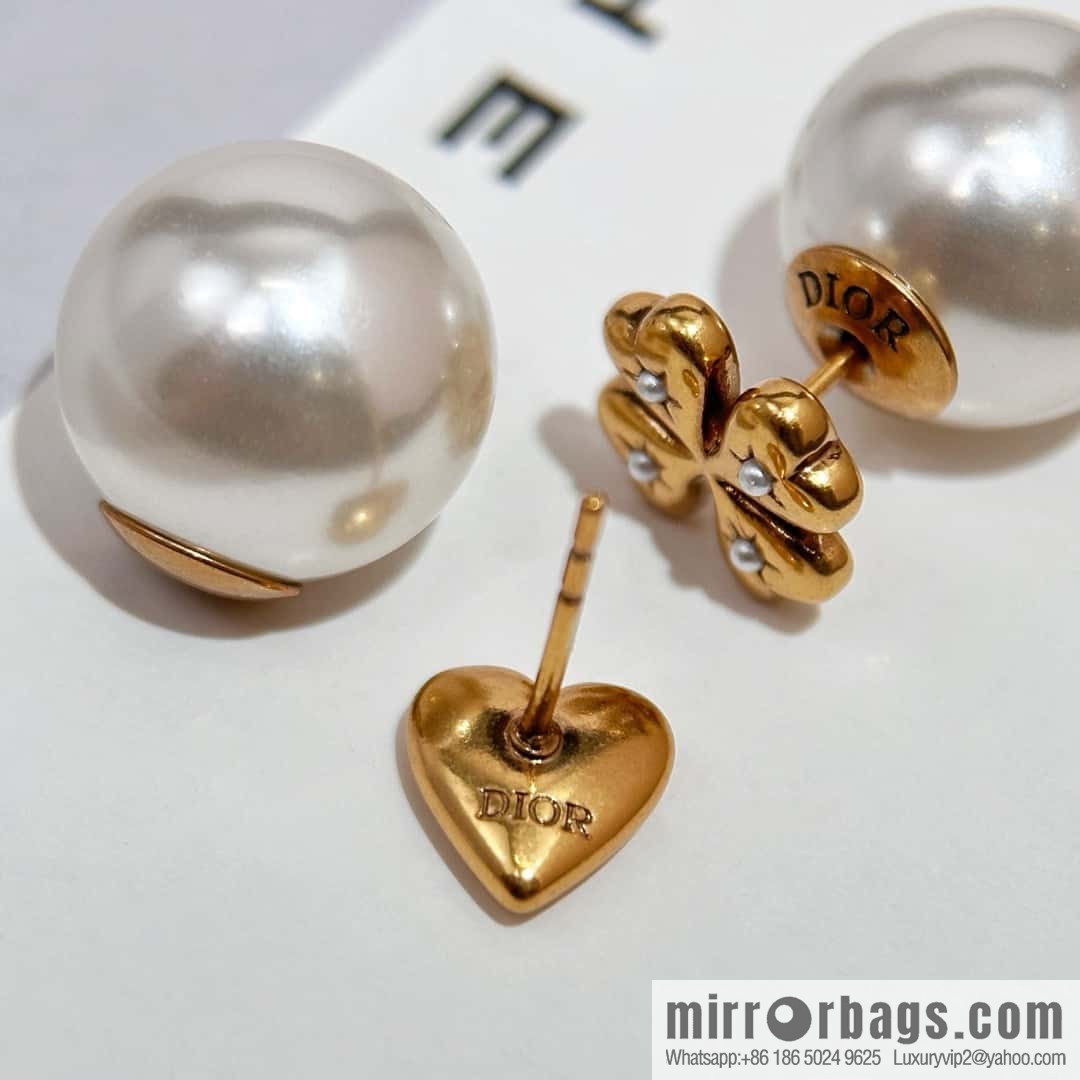 New ☑️ Dior heart love four-leaf clover pearl stud earrings