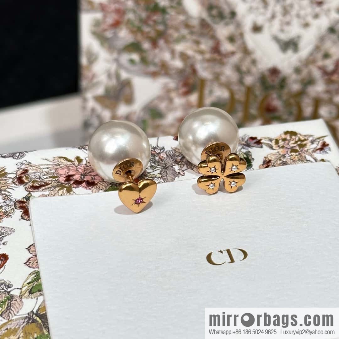 New ☑️ Dior heart love four-leaf clover pearl stud earrings