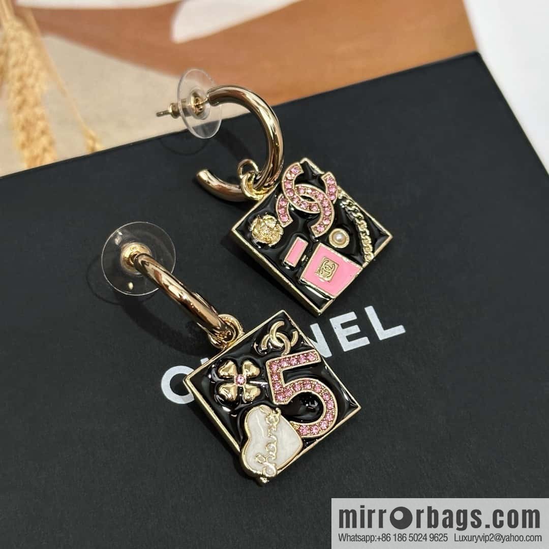 ❗️New ❗️ Chanel stud earrings ☀️ new ☑️ Chanel c2 double c square stud earrings ☀️
