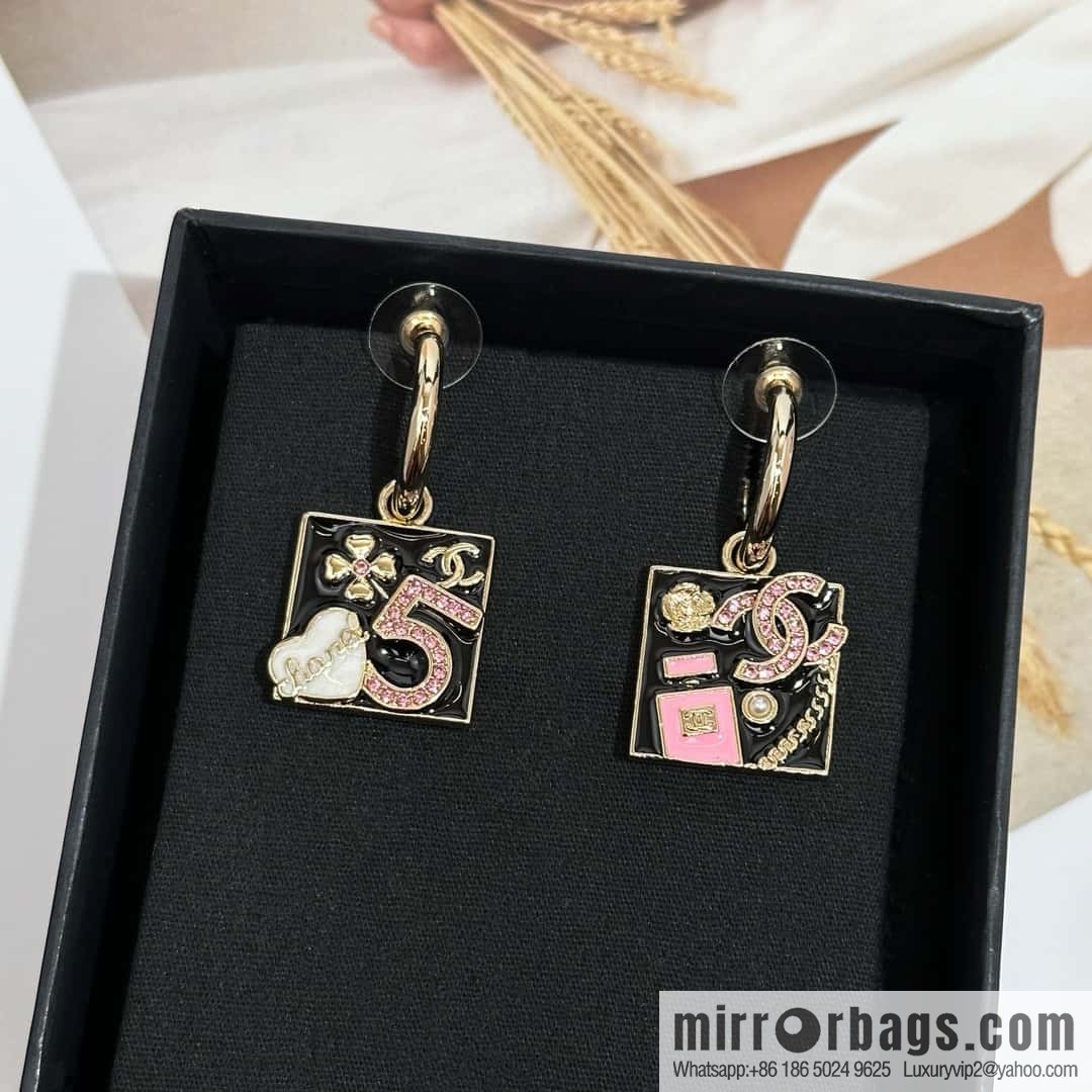 ❗️New ❗️ Chanel stud earrings ☀️ new ☑️ Chanel c2 double c square stud earrings ☀️