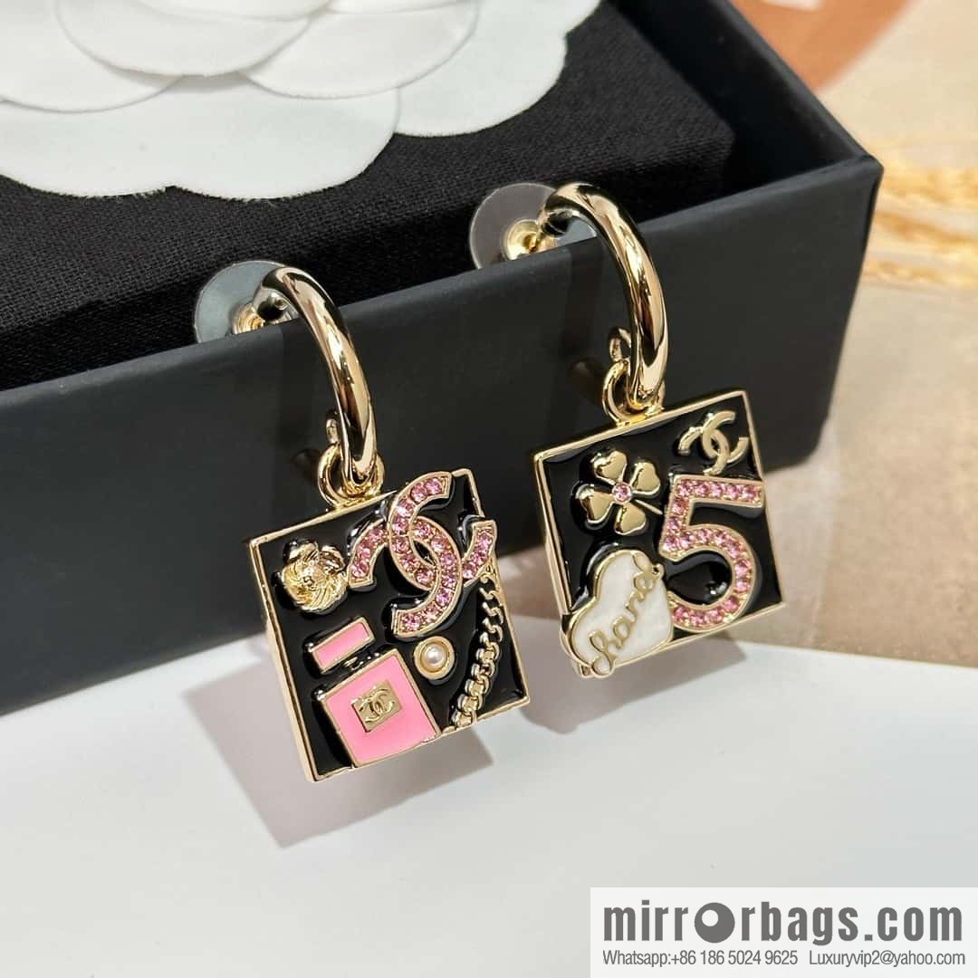 ❗️New ❗️ Chanel stud earrings ☀️ new ☑️ Chanel c2 double c square stud earrings ☀️