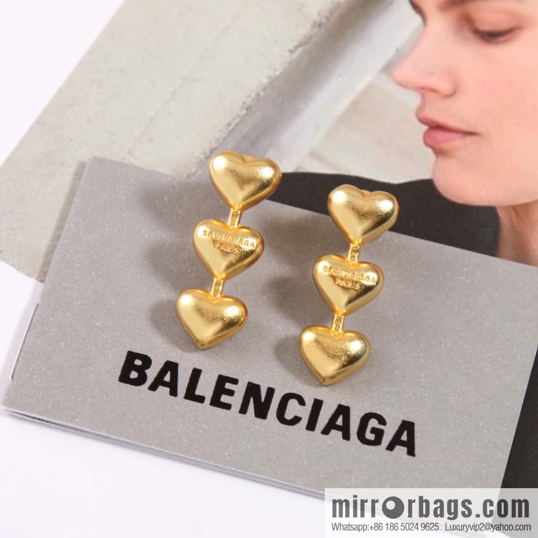 ☀️New Balenciaga BALENCIAGA three hearts peach heart love stud earrings