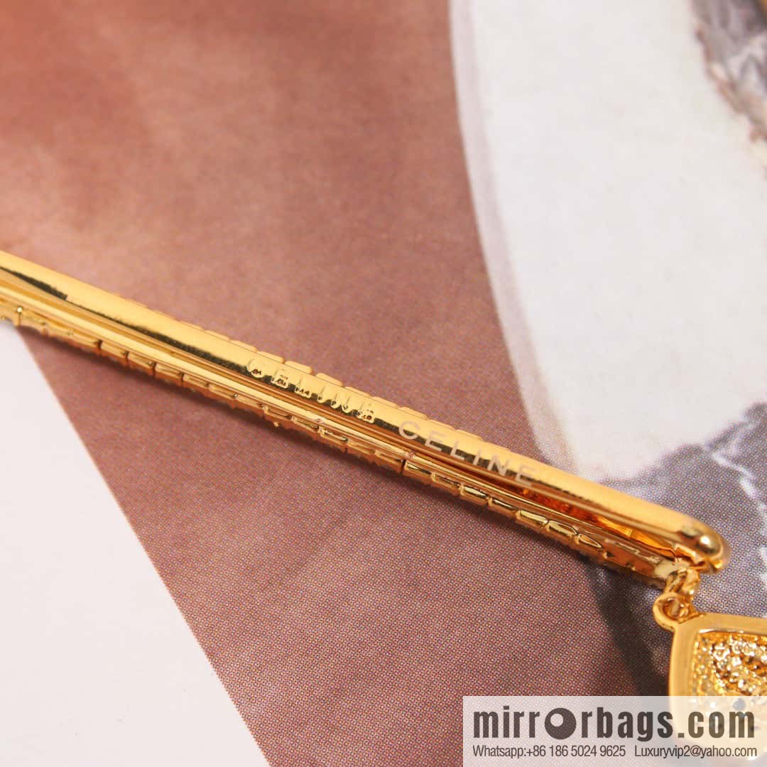 ☀️New ☑️ Celine Shell Hairpin ☀️