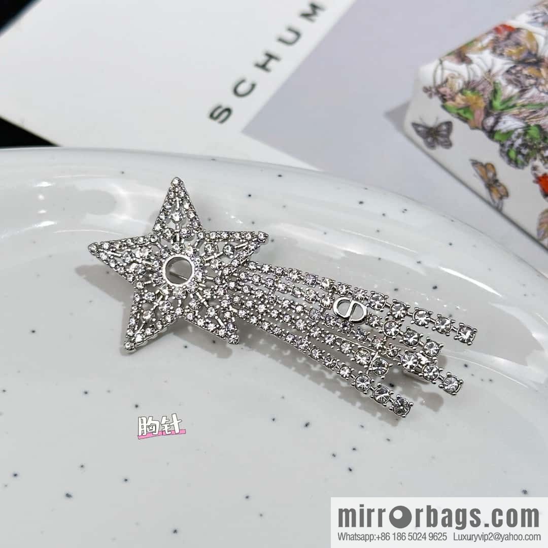New ☑️ Dior full diamond pentagram comet brooch