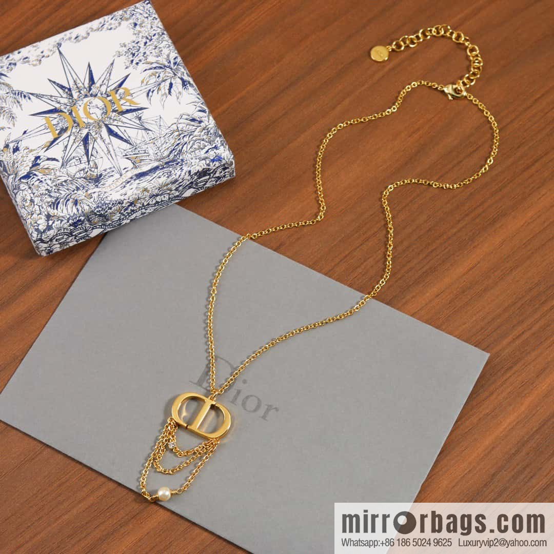 New ☑️ Dior gold CD fringed necklace