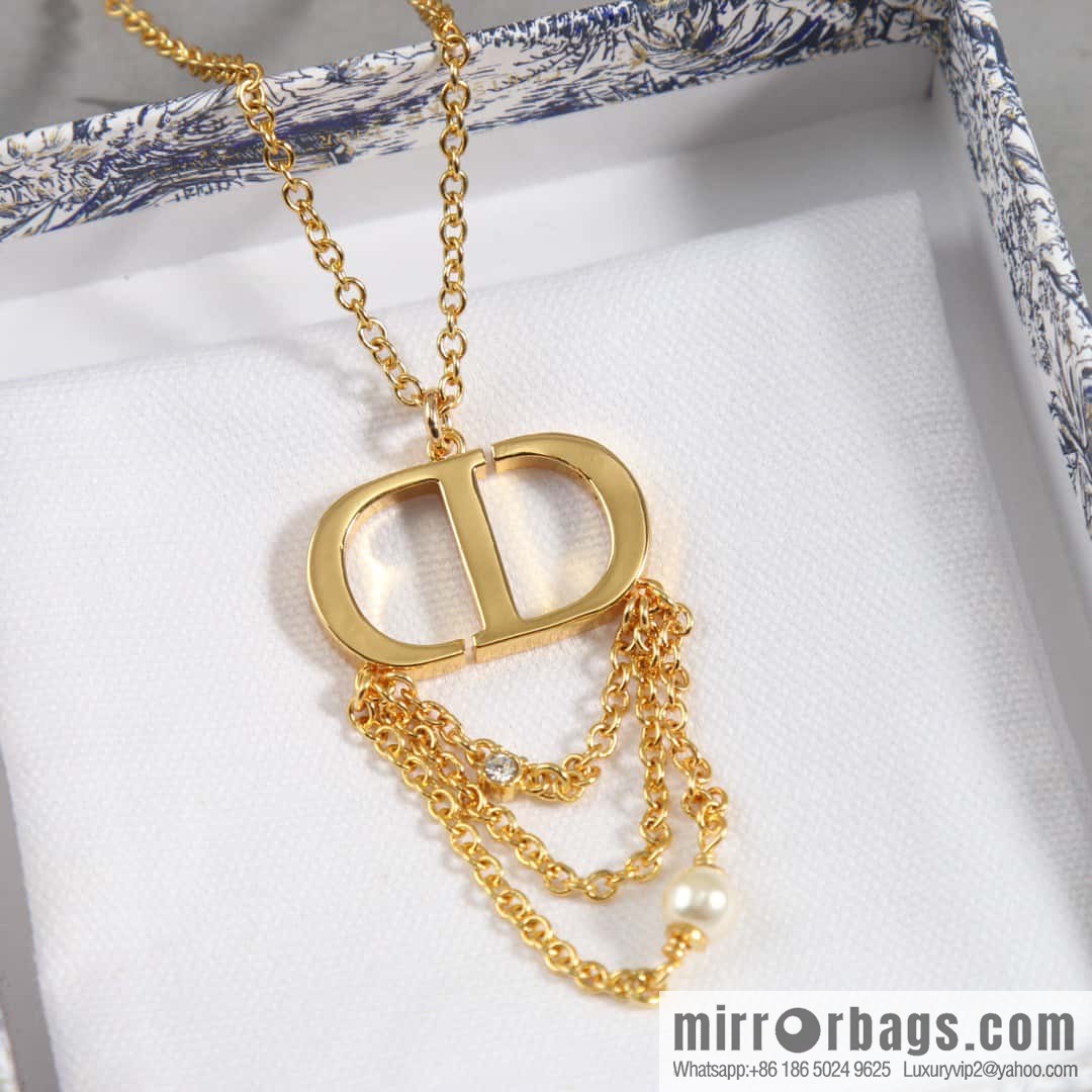 New ☑️ Dior gold CD fringed necklace
