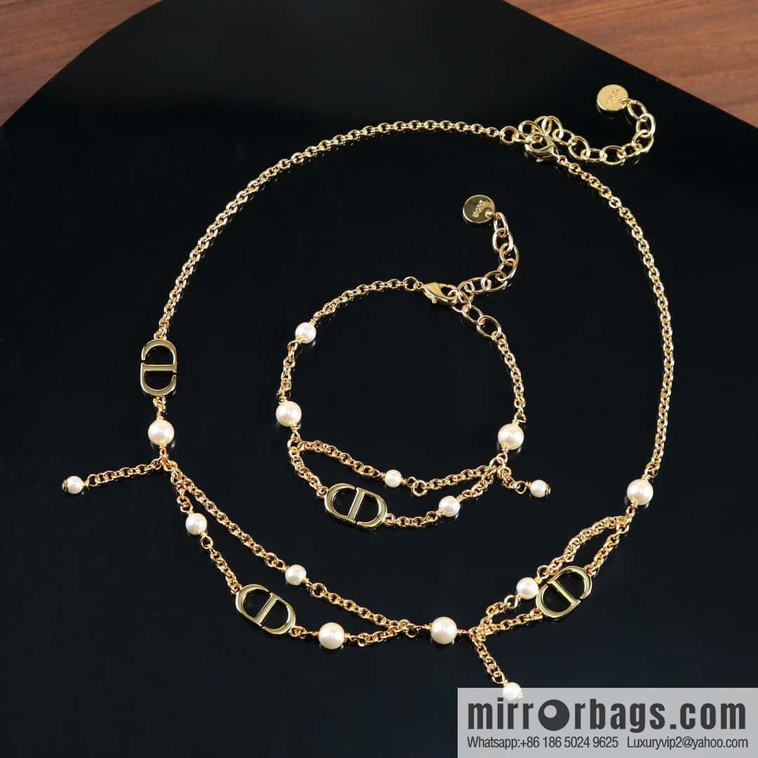 New ☑️ Dior gold CD fringed necklace, bracelet