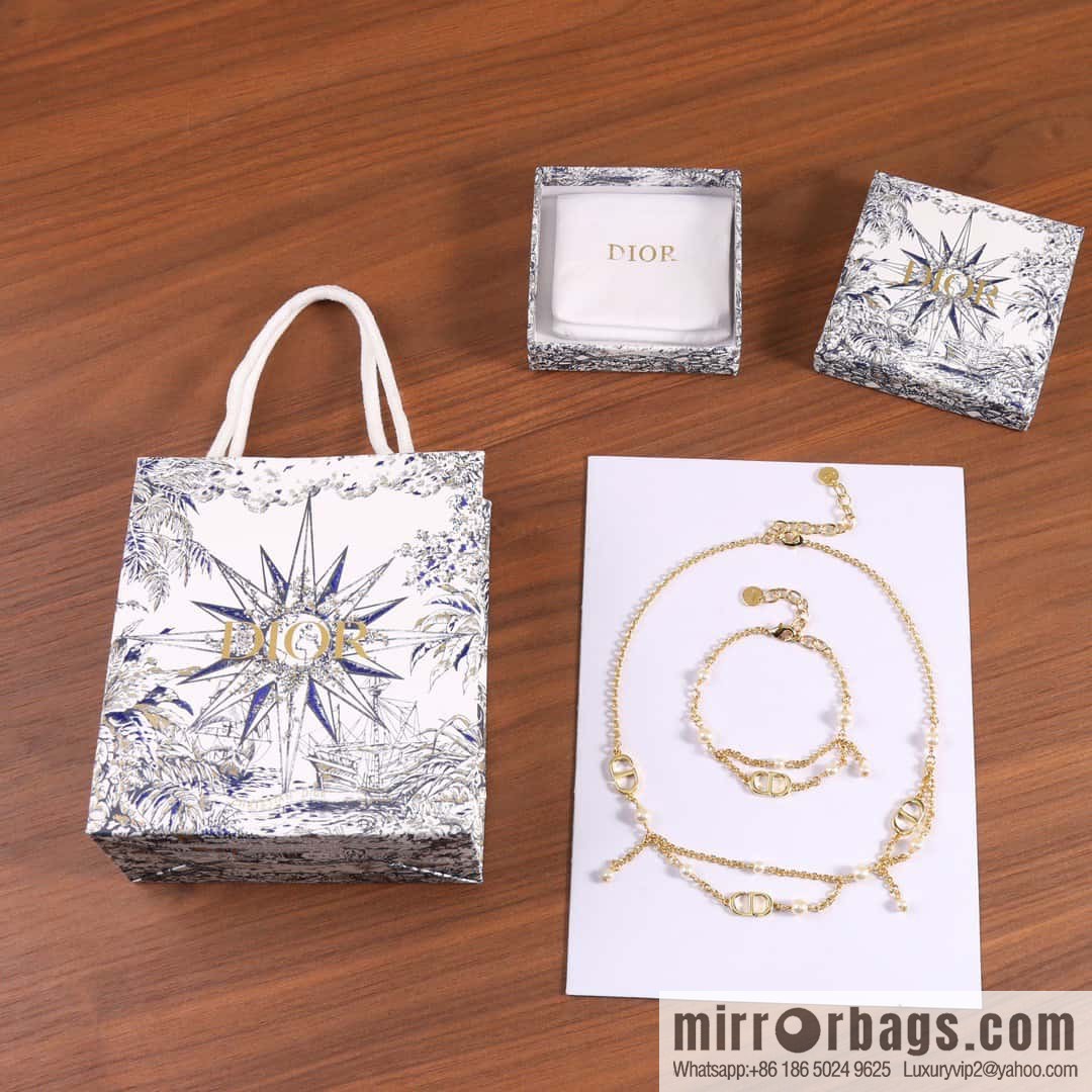 New ☑️ Dior gold CD fringed necklace, bracelet