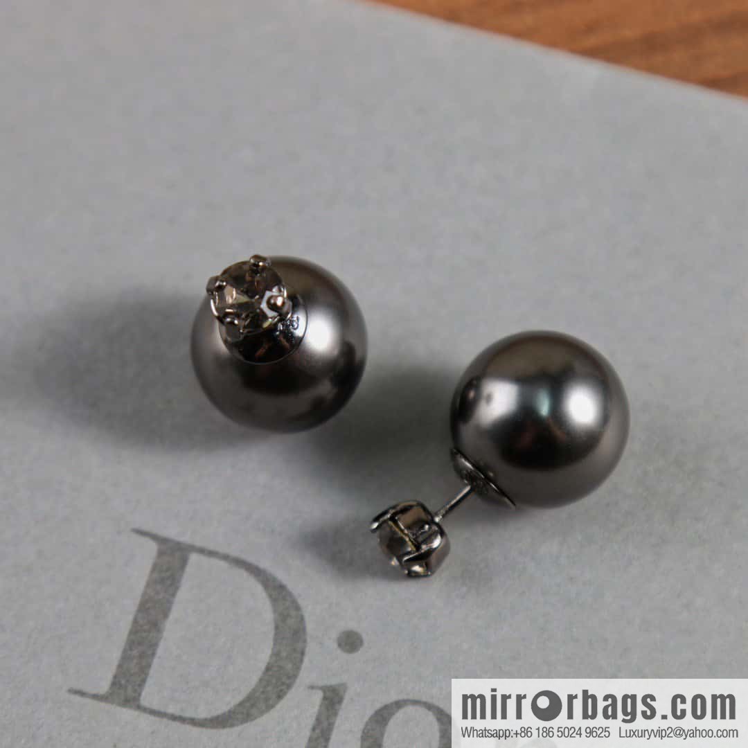 New ☑️ DIOR black diamond black pearl stud earrings