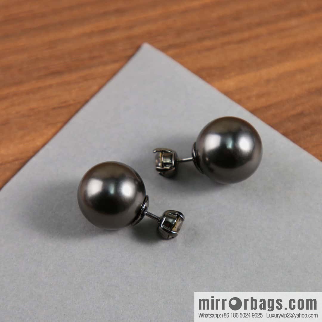 New ☑️ DIOR black diamond black pearl stud earrings