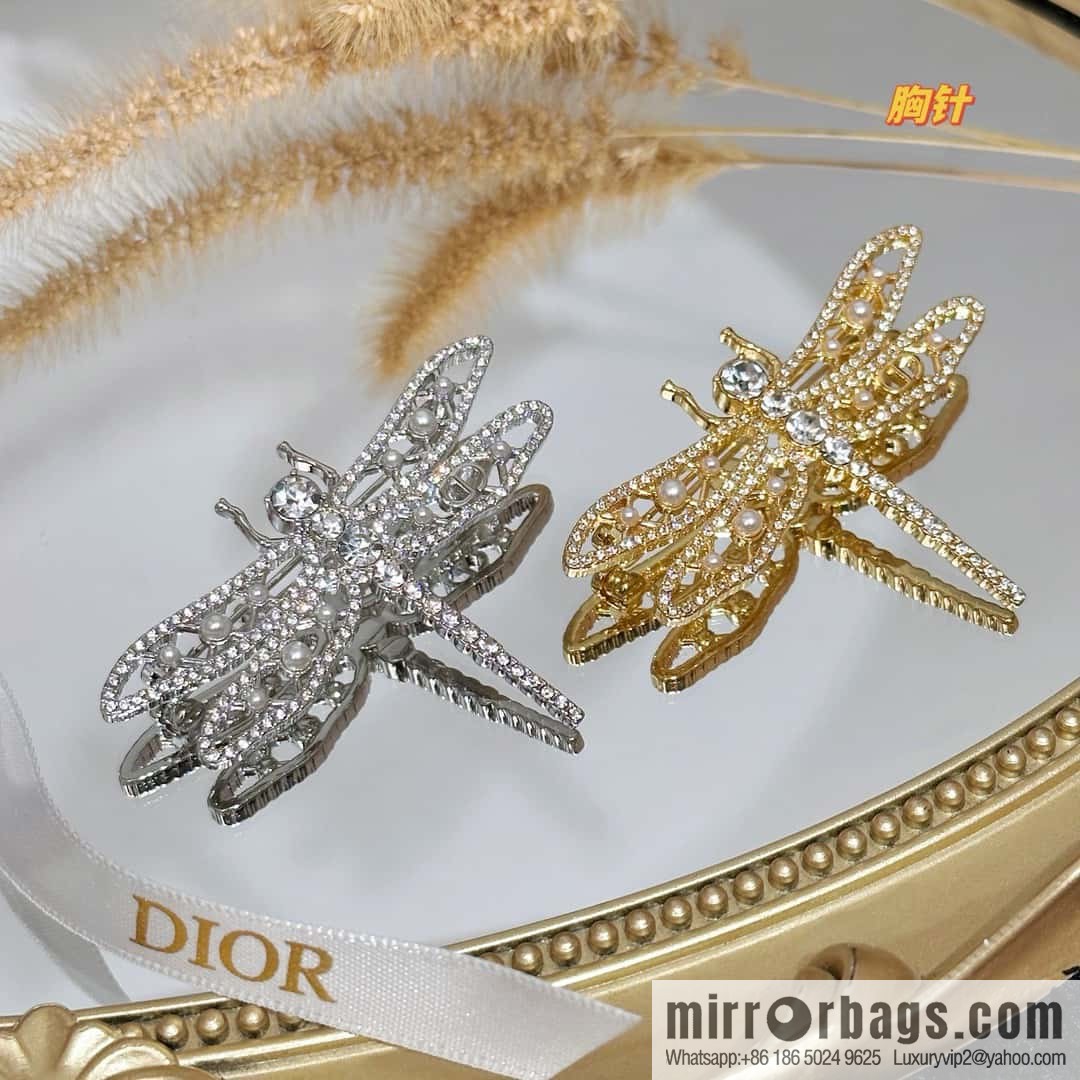 New ☑️ DIOR Dragonfly Brooch