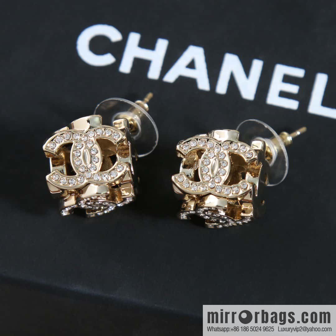 ☀️New ☑️ Chanel C1 double c hollow dice stud earrings ☀️