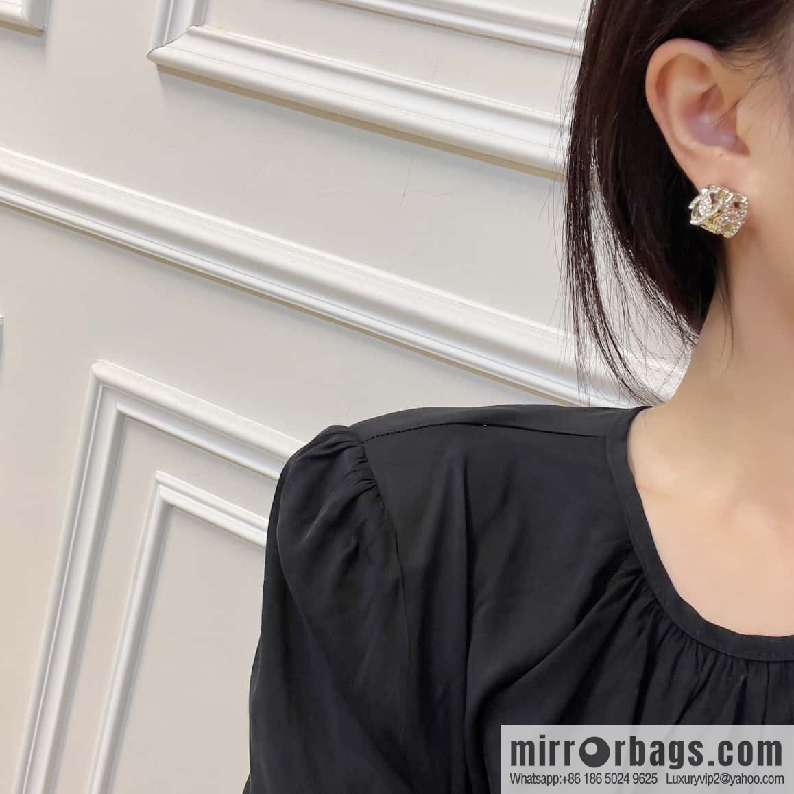 ☀️New ☑️ Chanel C1 double c hollow dice stud earrings ☀️
