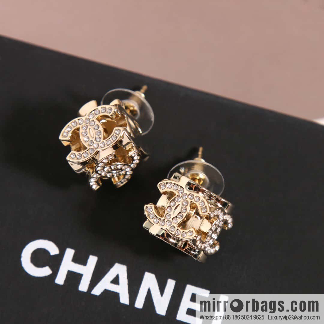 ☀️New ☑️ Chanel C1 double c hollow dice stud earrings ☀️