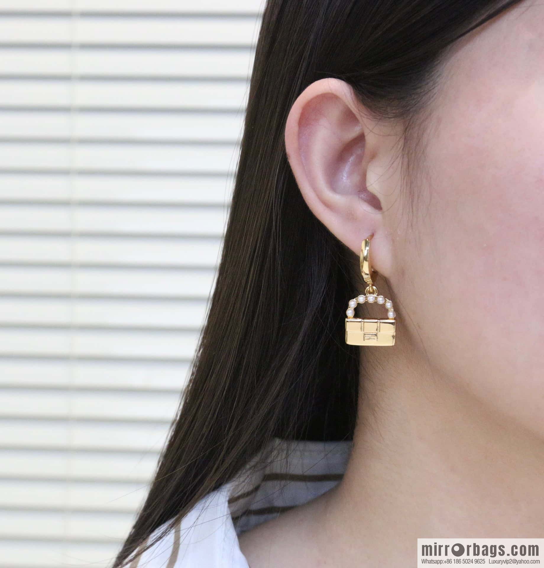 ☀New FENDI Fendi pearl bag stud earrings ☀