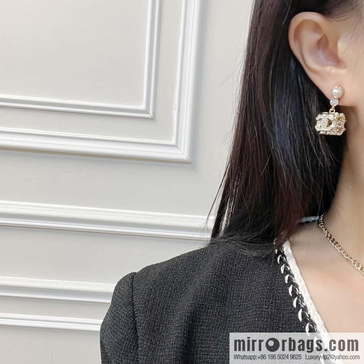 ☀️New ☑️ Chanel C2 double c hollow dice stud earrings ☀️