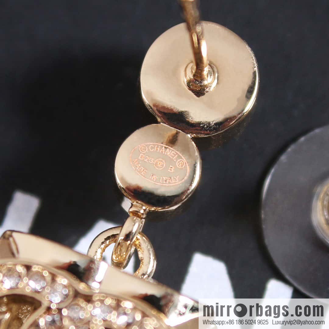 ☀️New ☑️ Chanel C2 double c hollow dice stud earrings ☀️