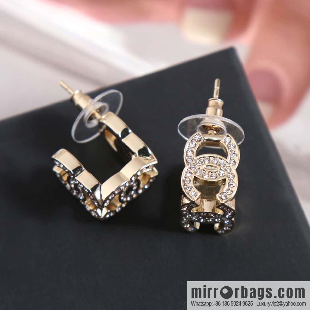 ☀️New ☑️ Chanel C1 double c square full diamond dice stud earrings ☀️