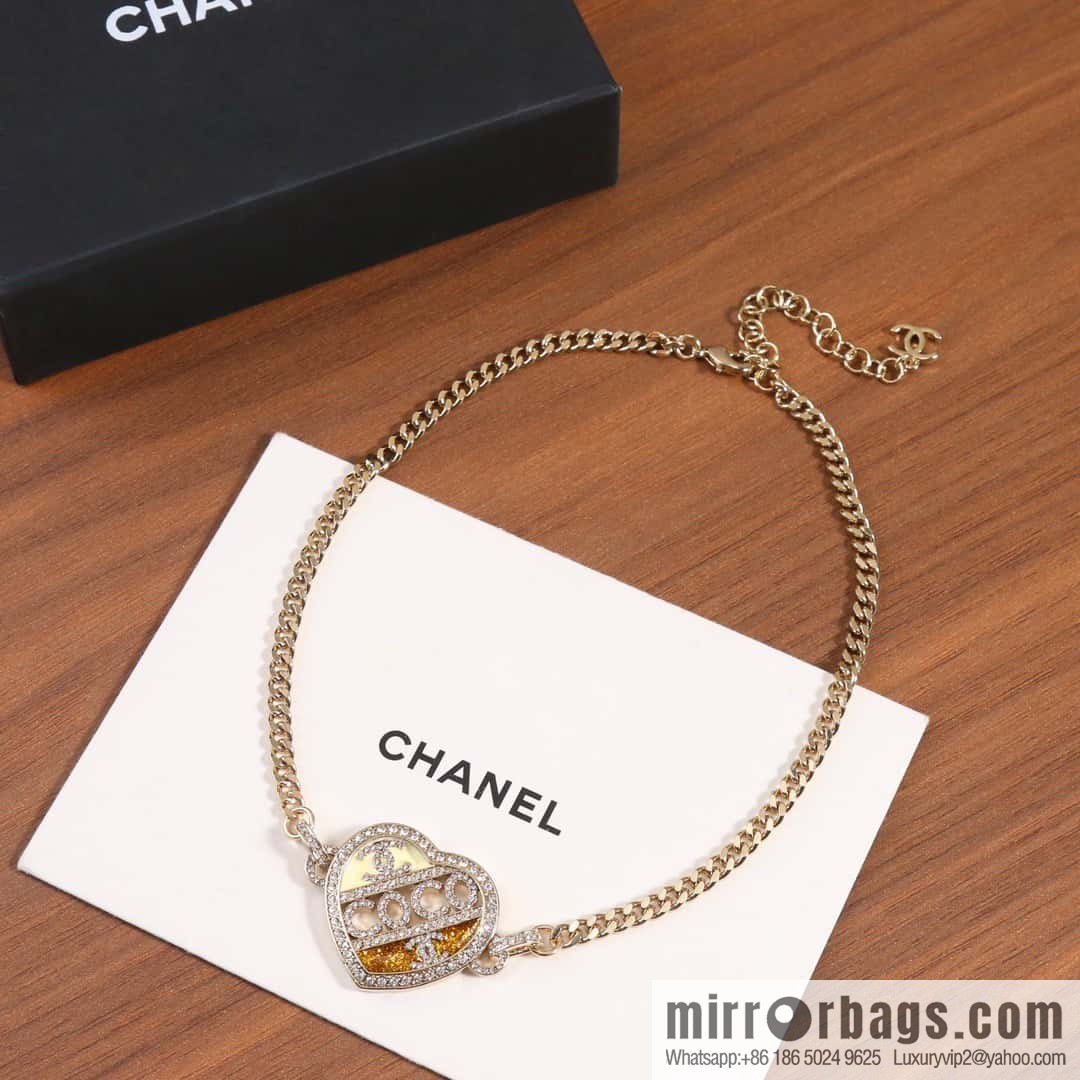 ☀️New ☑️ Chanel double c peach heart love coco necklace ☀️