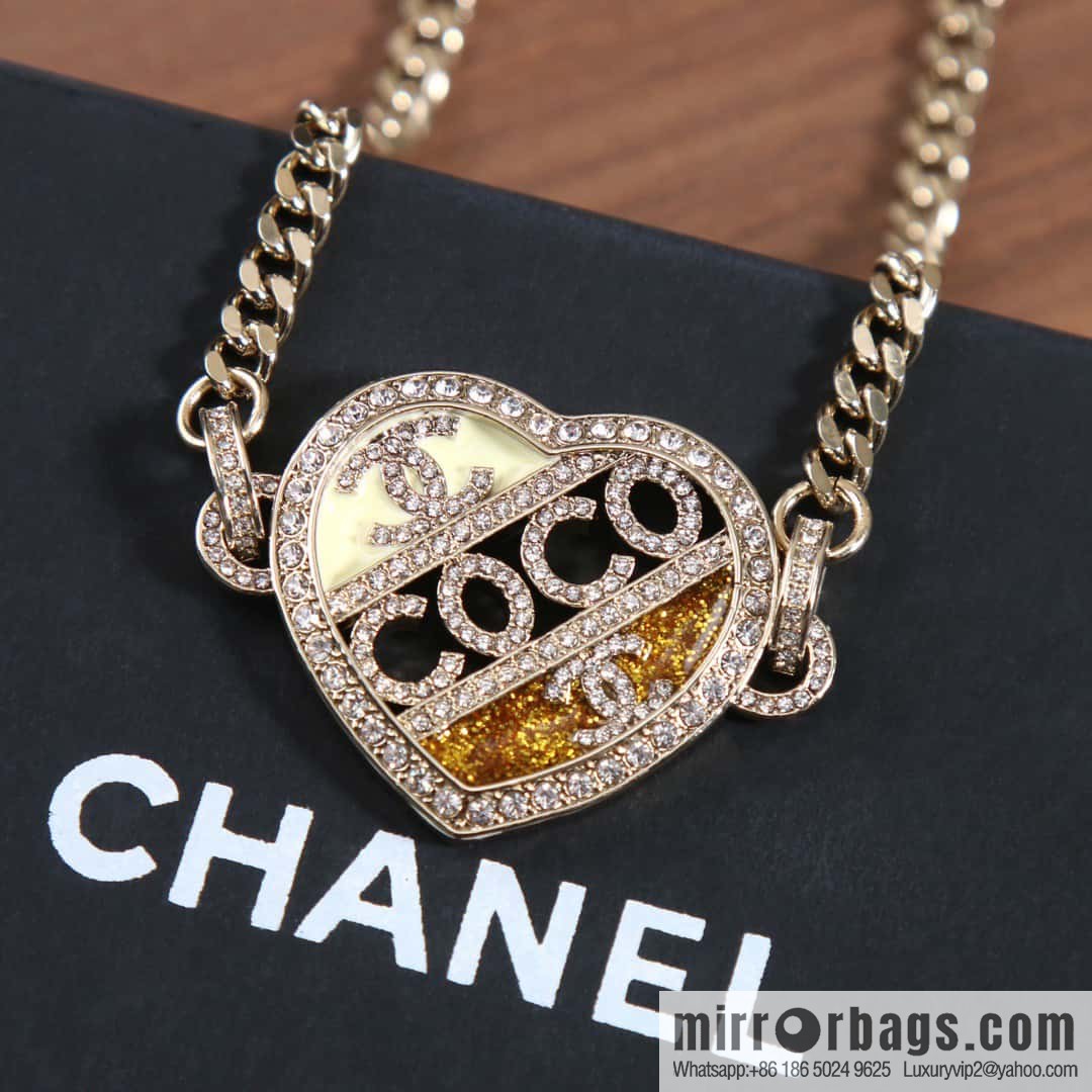 ☀️New ☑️ Chanel double c peach heart love coco necklace ☀️