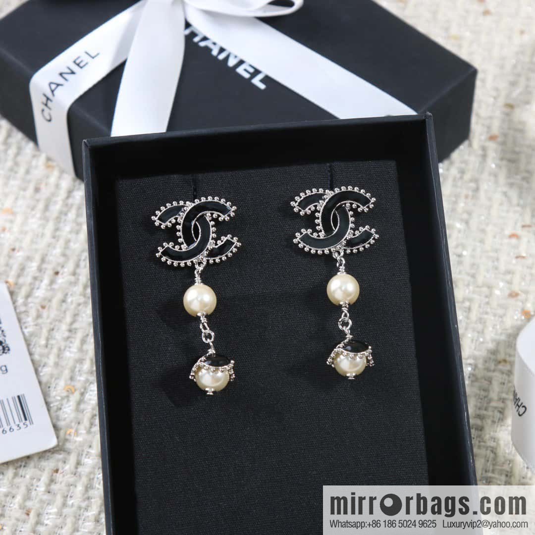 ☀️New ☑️ Chanel C3 double c pearl oil stud earrings ☀️