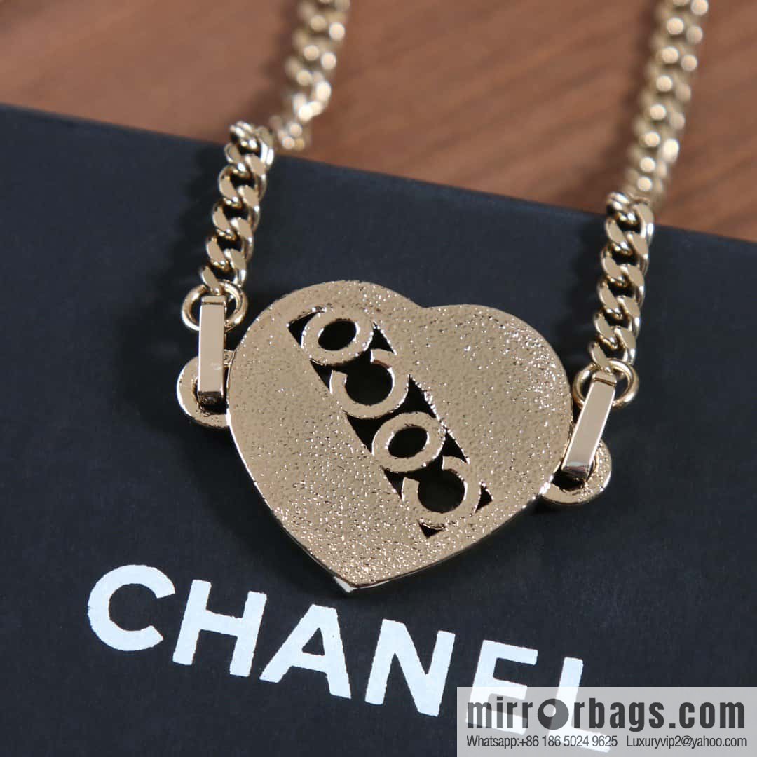☀️New ☑️ Chanel double c peach heart love coco necklace ☀️
