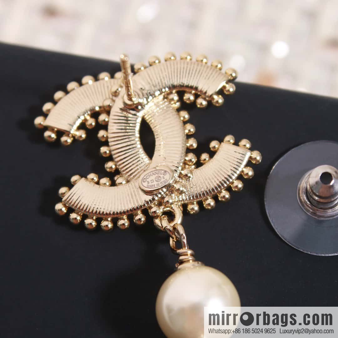 ☀️New ☑️ Chanel C3 double c pearl oil stud earrings ☀️