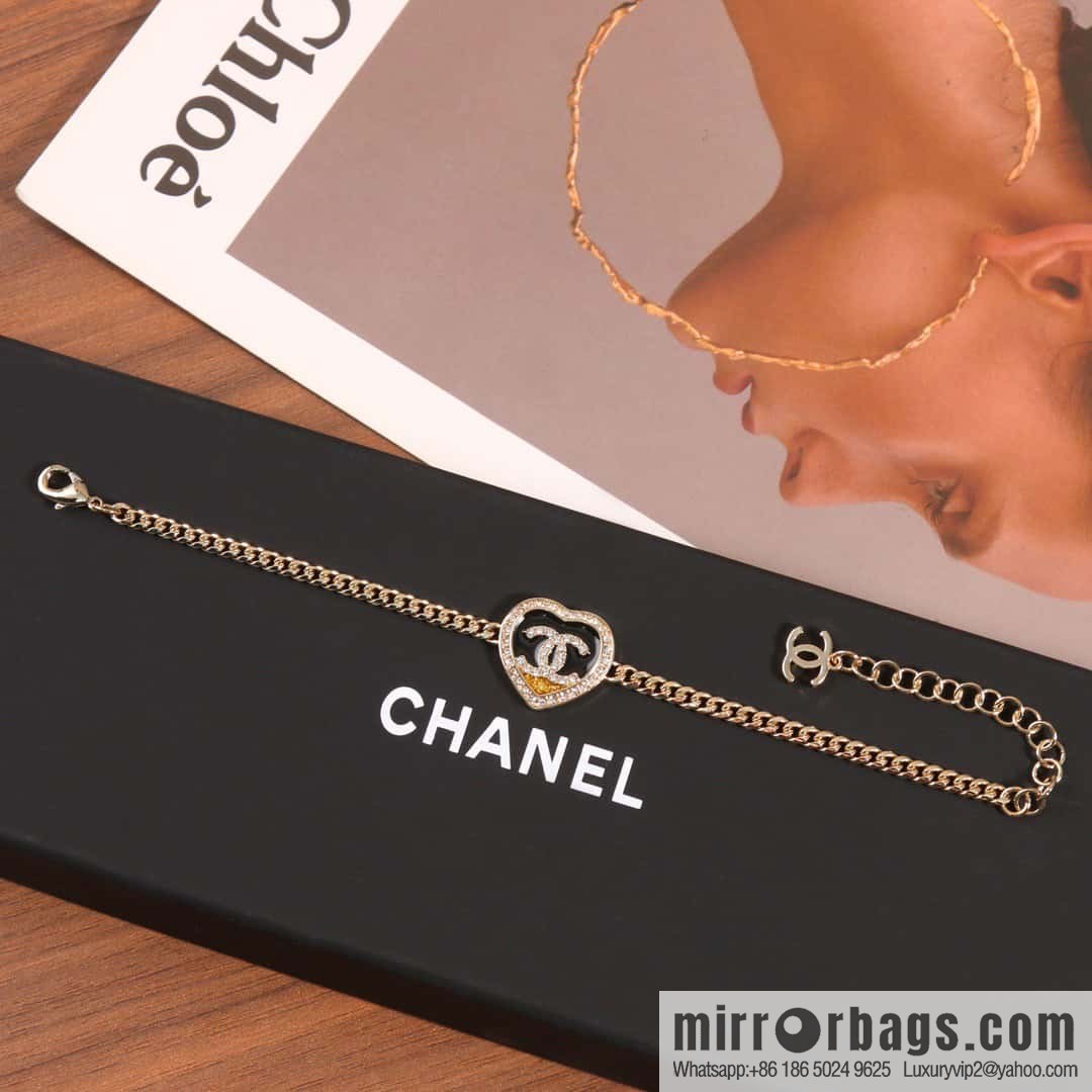 ☀️New ☑️ Chanel double c peach heart love coco necklace ☀️