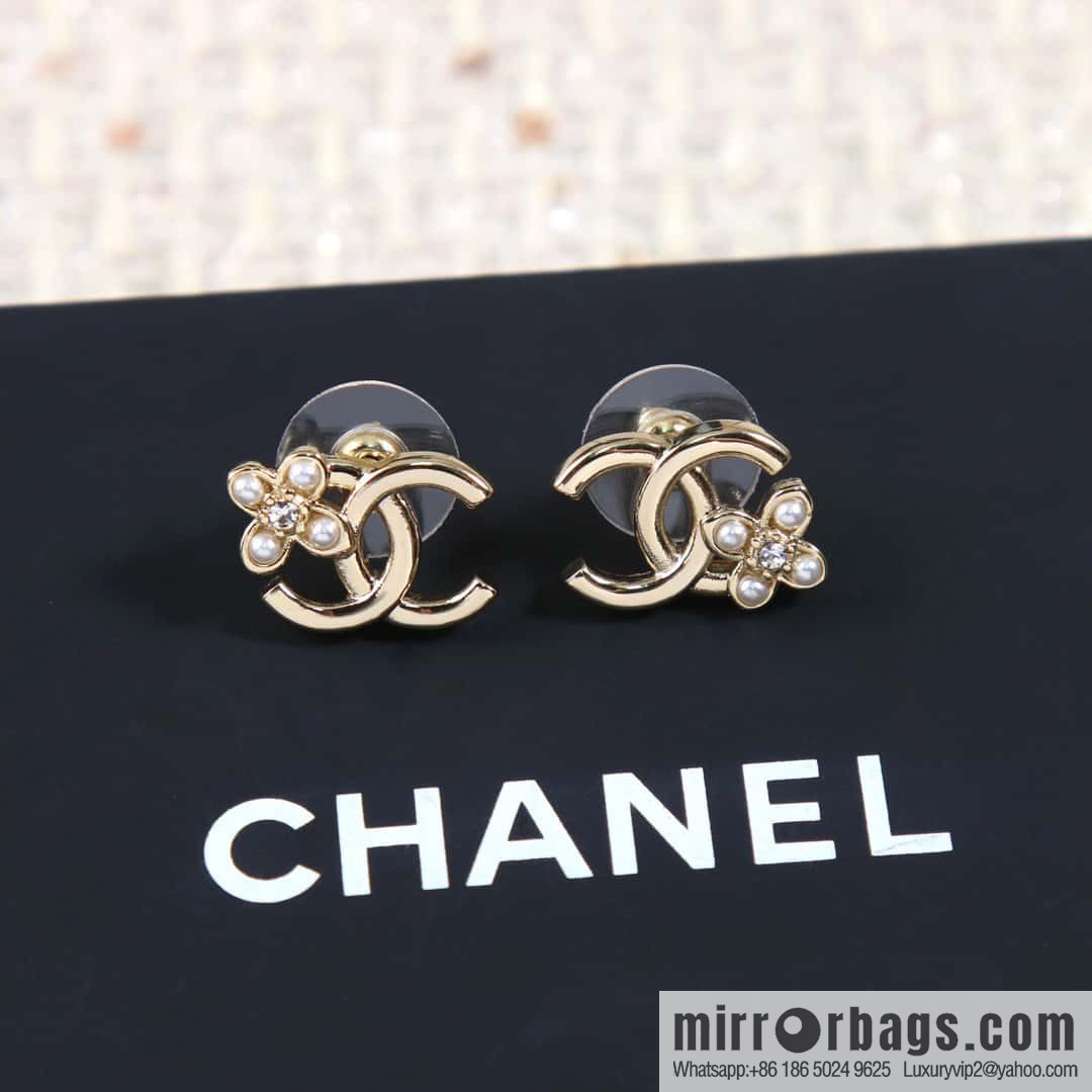 ☀️New ☑️ Chanel C1 double c four-leaf clover flower pearl stud earrings ☀️
