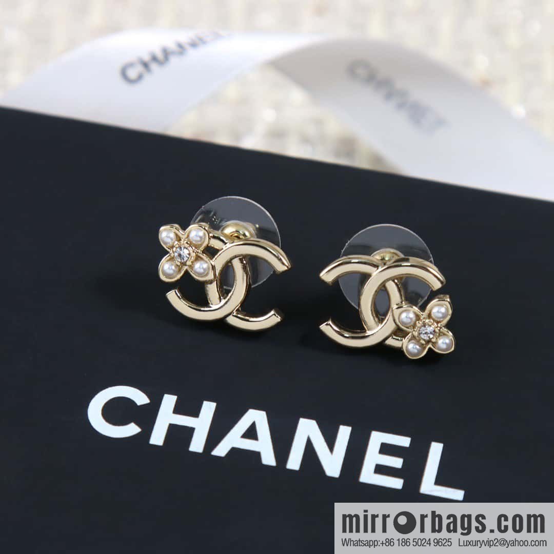 ☀️New ☑️ Chanel C1 double c four-leaf clover flower pearl stud earrings ☀️