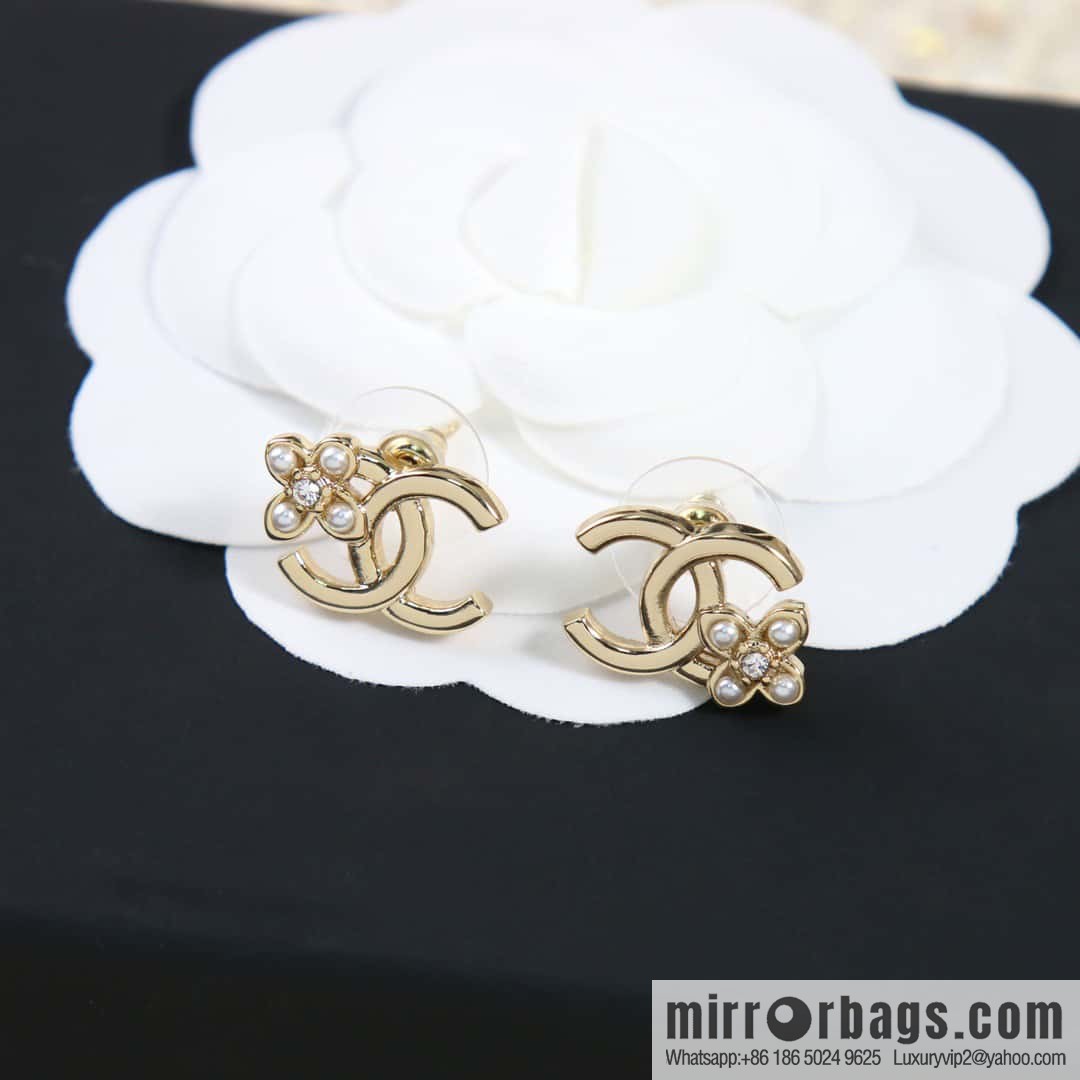 ☀️New ☑️ Chanel C1 double c four-leaf clover flower pearl stud earrings ☀️