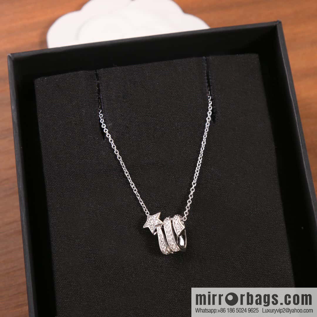 New ☑️ Chanel full diamond comet necklace