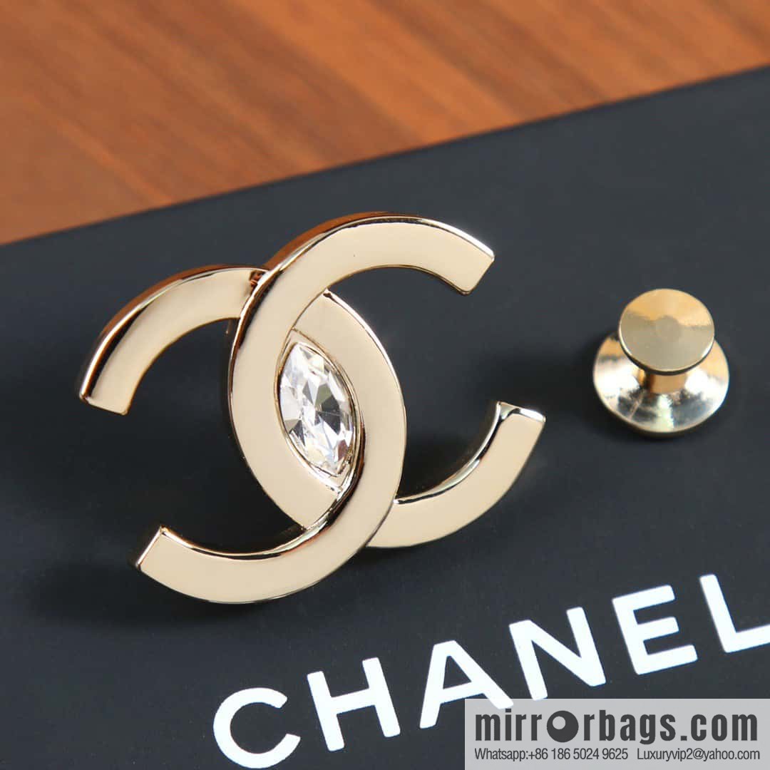 New ☑️ Chanel double c horse eye drill brooch