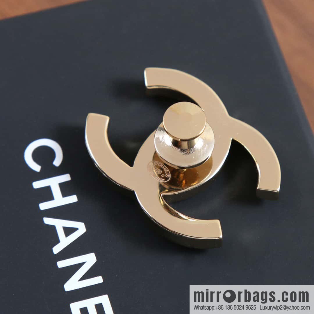 New ☑️ Chanel double c horse eye drill brooch