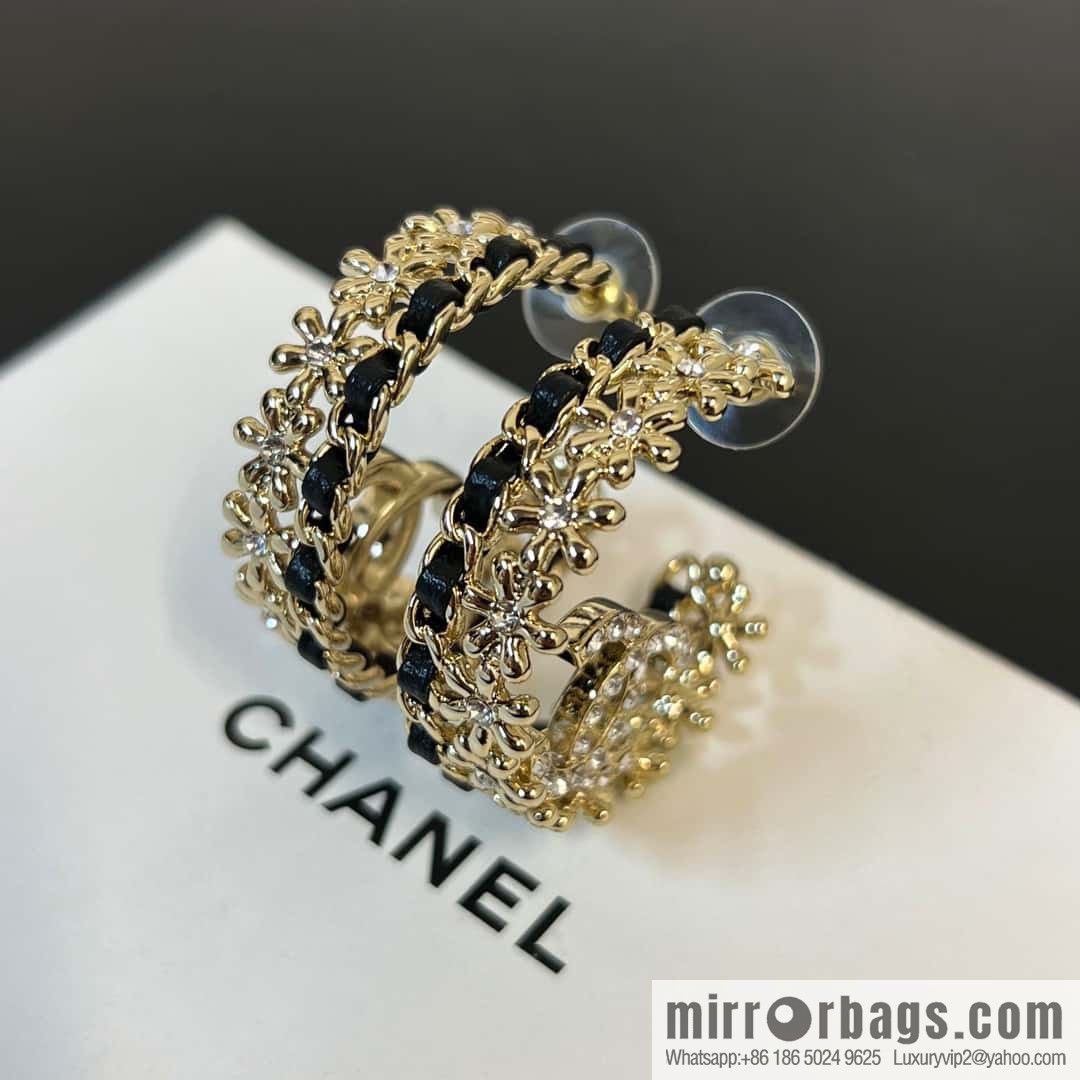 ☀️New ☑️ Chanel semi-round double c black leather rope flower stud earrings ☀️