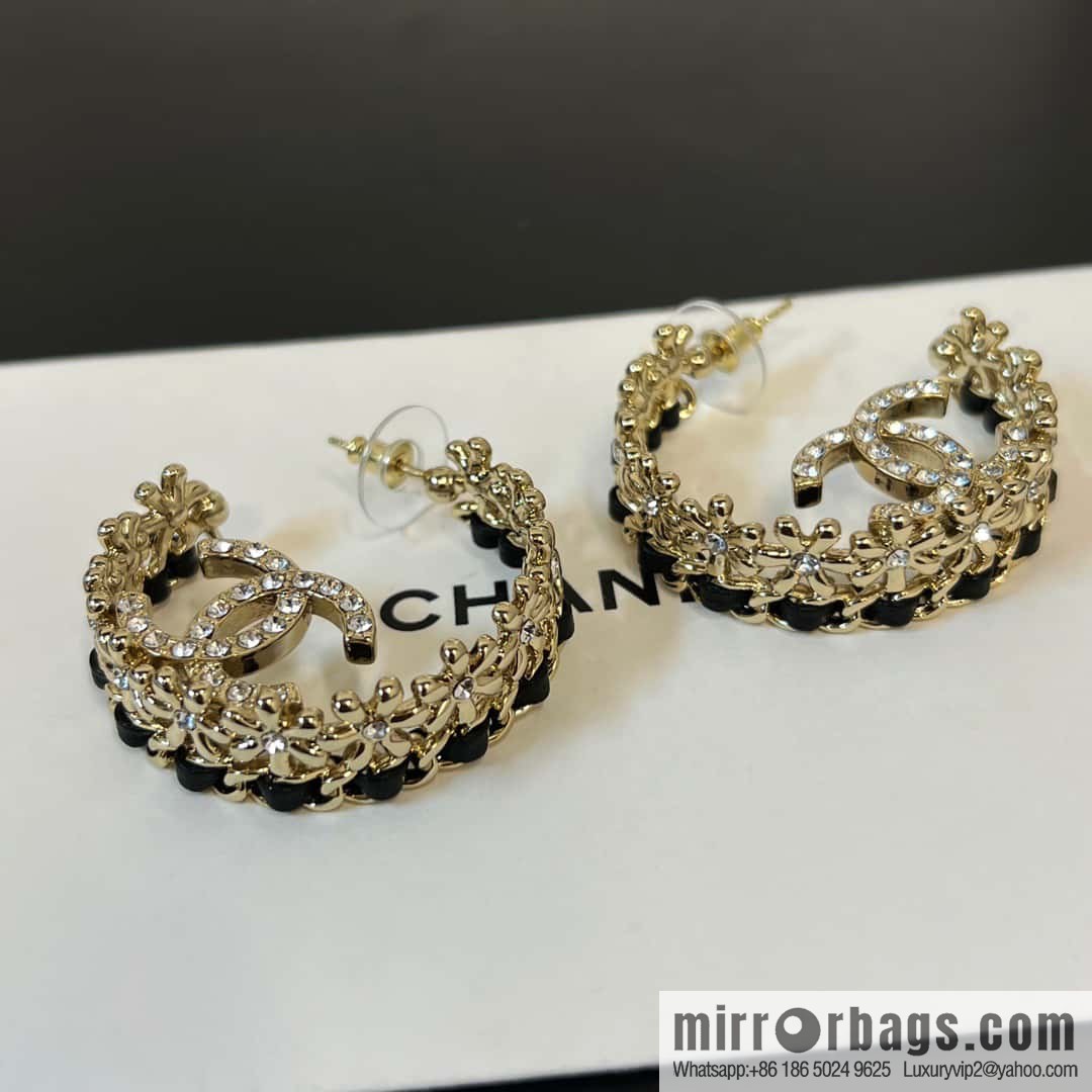 ☀️New ☑️ Chanel semi-round double c black leather rope flower stud earrings ☀️