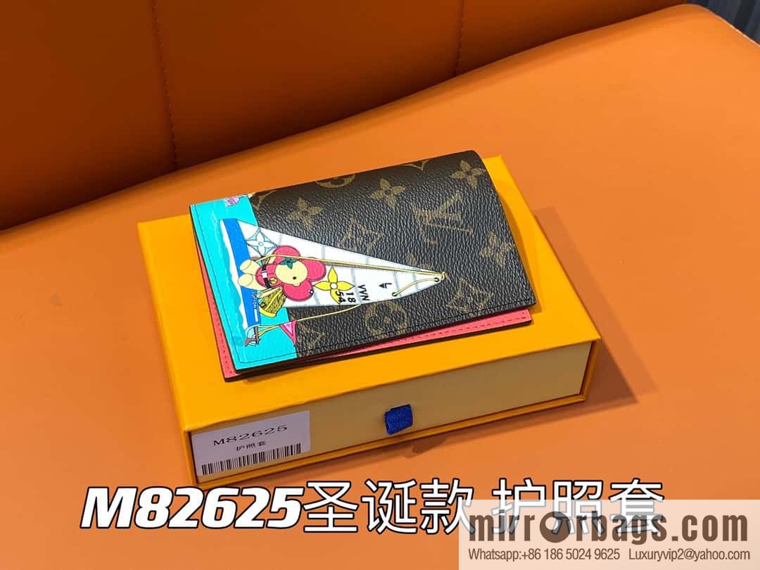 [Boutique‑grade] M82625 Christmas model, new autumn and winter model, passport cover