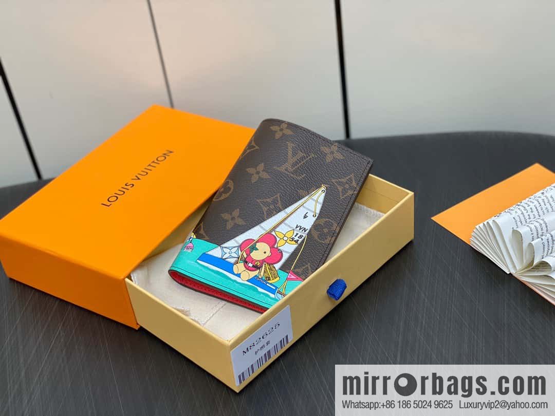 [Boutique‑grade] M82625 Christmas model, new autumn and winter model, passport cover