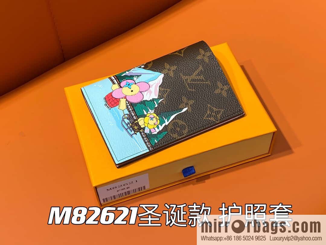 [Boutique‑grade] M82621 Christmas model, new autumn and winter model, passport cover