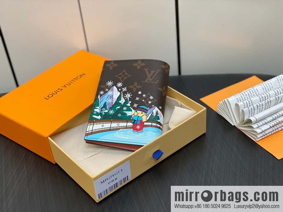 [Boutique‑grade] M82621 Christmas model, new autumn and winter model, passport cover
