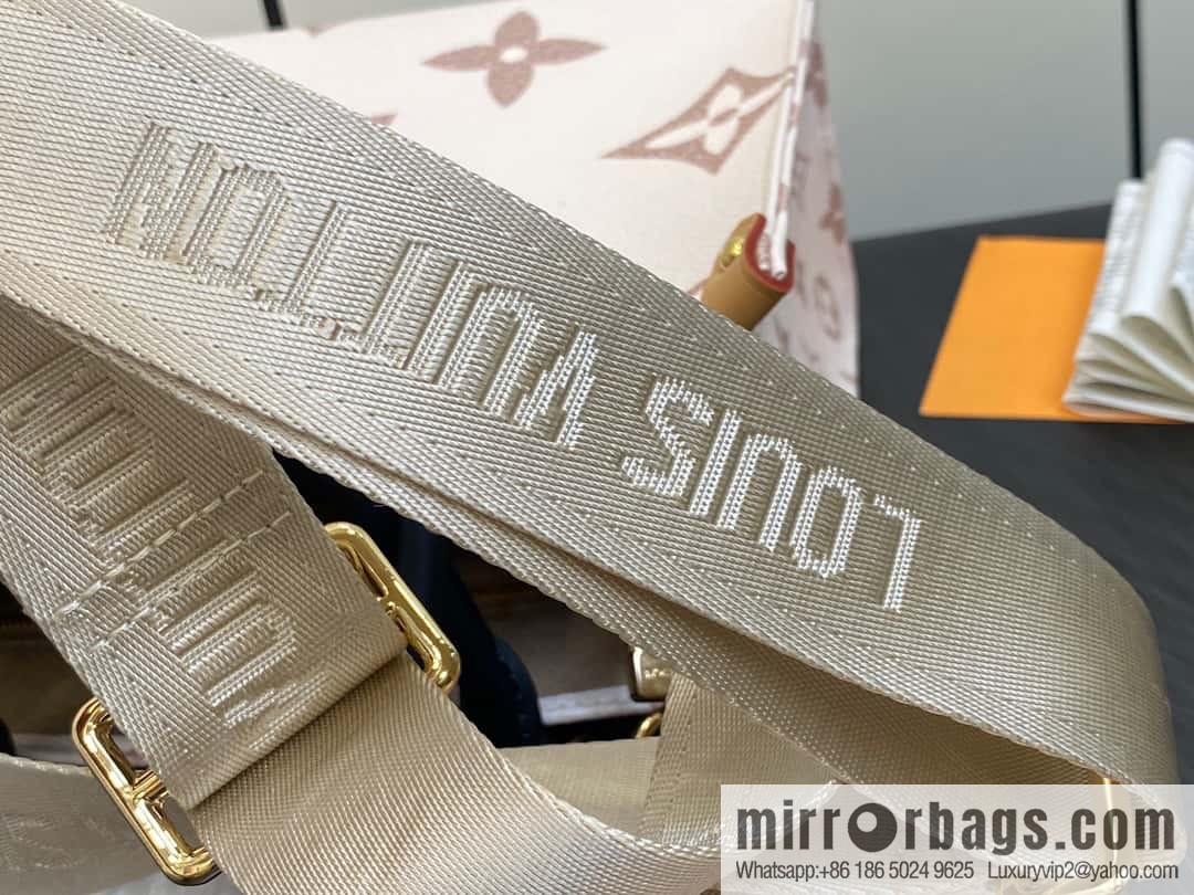 [Boutique‑grade] M24533 white flower, square bag series, this OnTheGo small handbag.