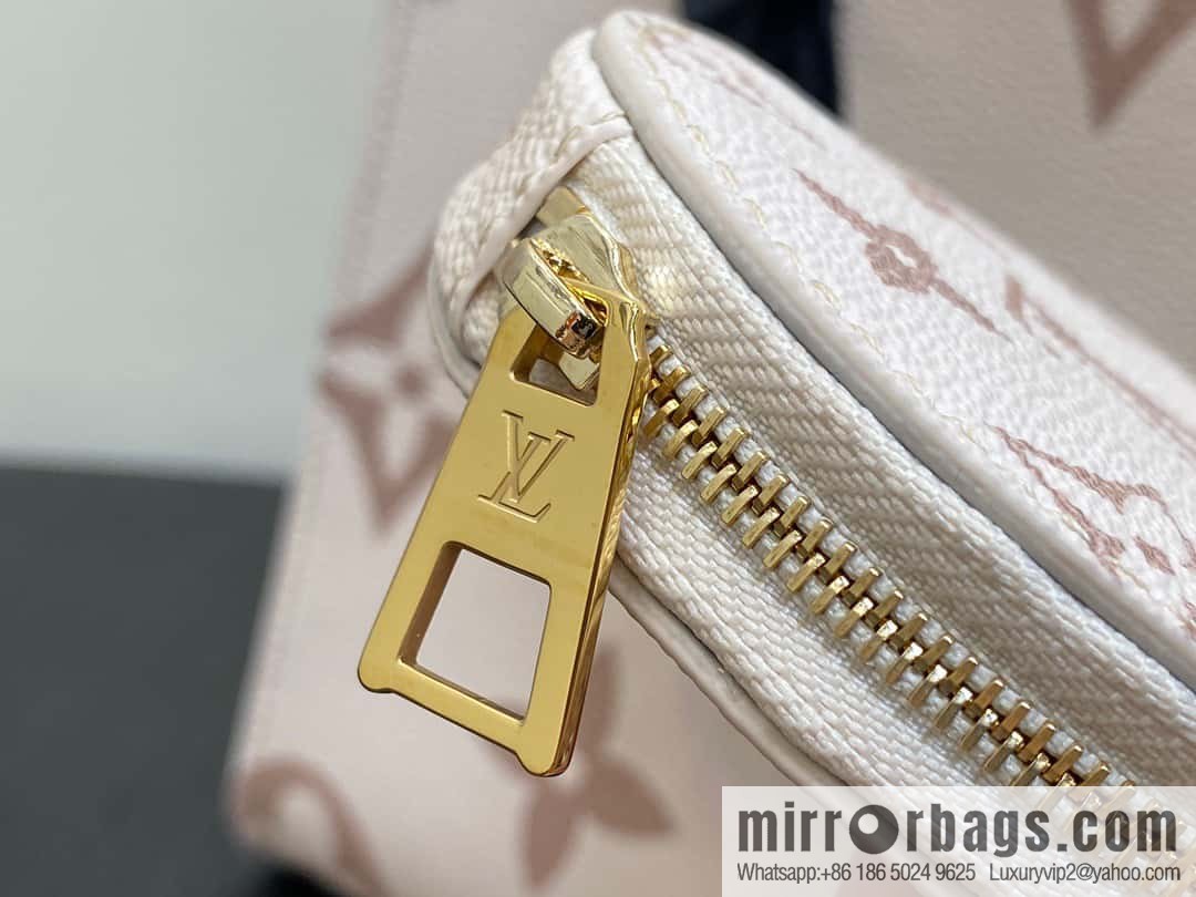 [Boutique‑grade] M24533 white flower, square bag series, this OnTheGo small handbag.