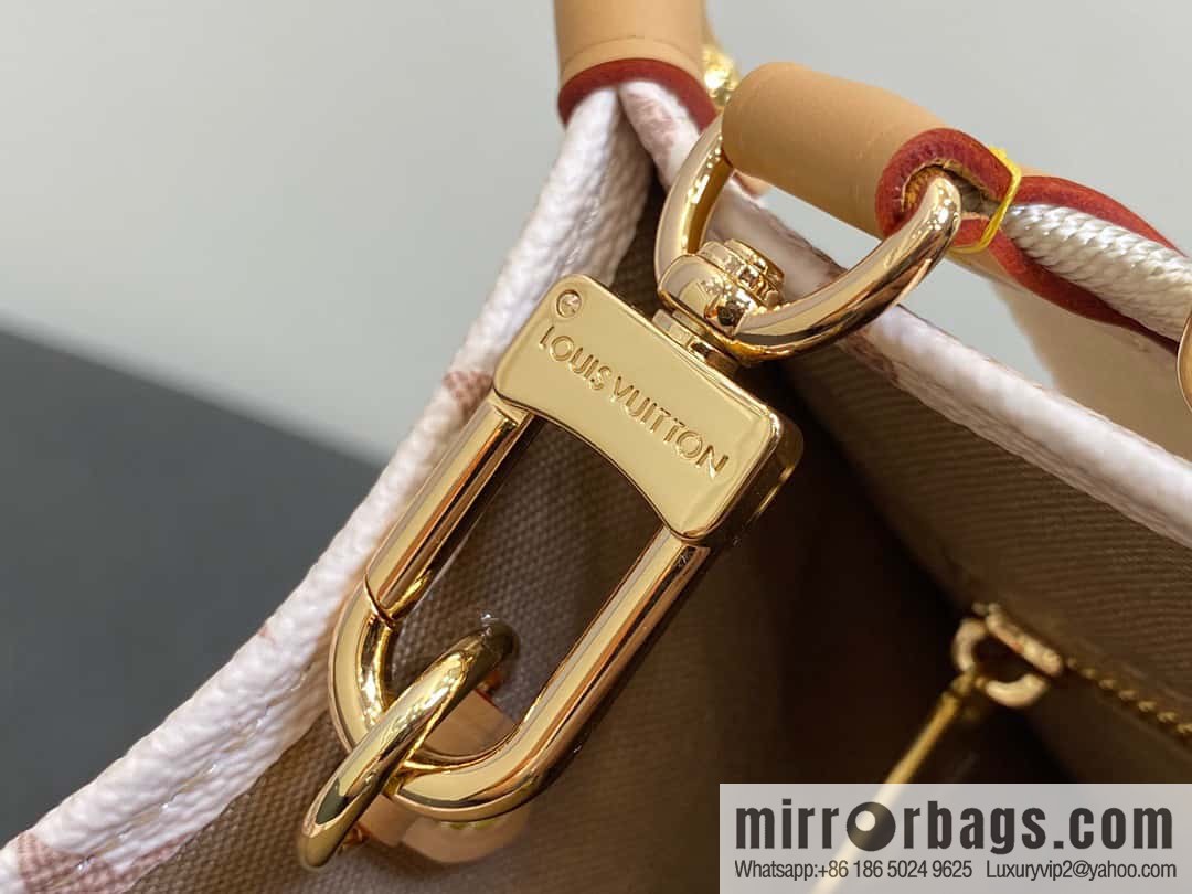 [Boutique‑grade] M24533 white flower, square bag series, this OnTheGo small handbag.